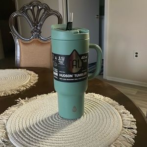 40oz tumbler brand new